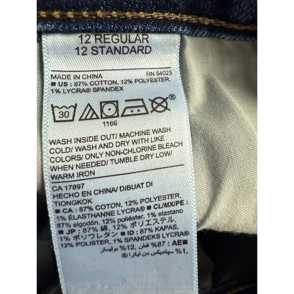 Old Navy Boyfriend Fit Jean Shorts Size 12 - Picture 5 of 5